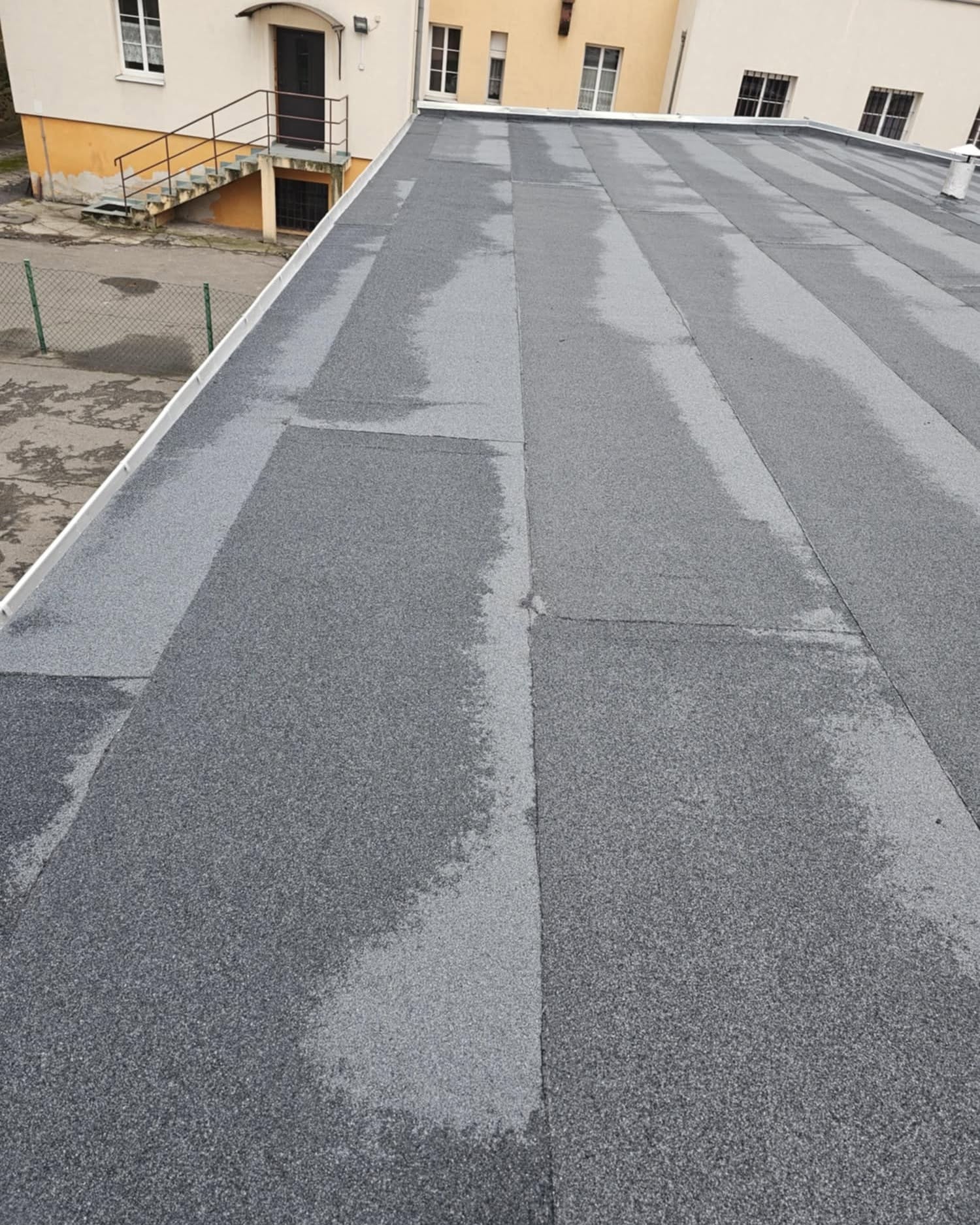 Remont dachu płaskiego Komendy Policji w Niemodlinie